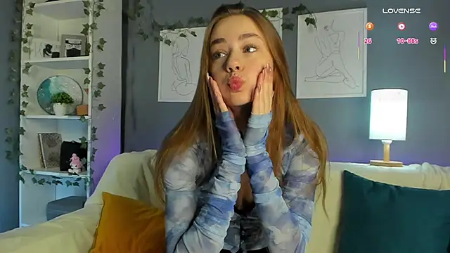Snapshot of EmilaMills chatting on 6, 3, 2025 EmilaMills online show from 6, 3, 2025