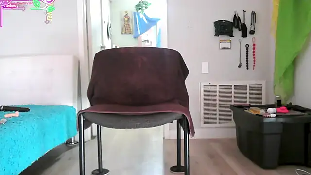 Queenanitadix online show from 28, 6, 2026