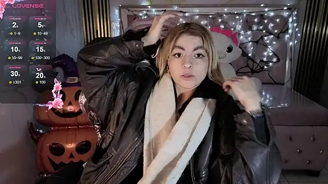 lili conor s online show from 30, 10, 2025