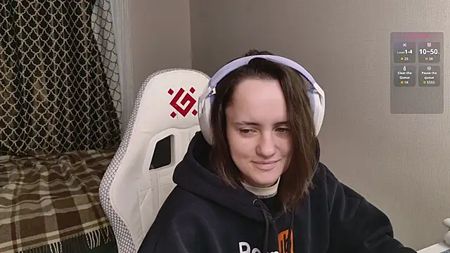 Luna Loveee online show from 18, 9, 2025