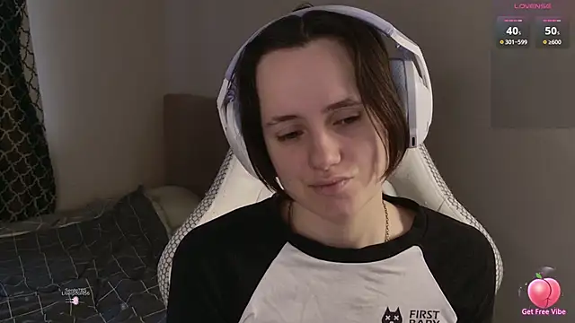 Snapshot of Luna_Loveee chatting on 28, 3, 2026 Luna Loveee online show from 28, 3, 2026