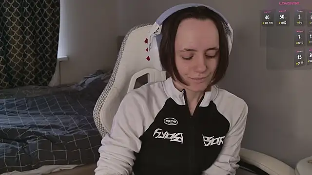 Snapshot of Luna_Loveee chatting on 9, 4, 2026 Luna Loveee online show from 9, 4, 2026