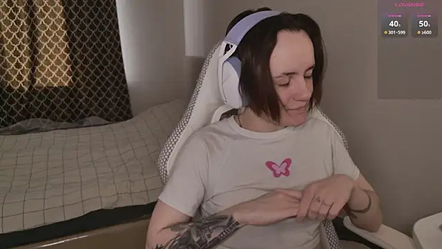 Snapshot of Luna_Loveee chatting on 15, 4, 2026 Luna Loveee online show from 15, 4, 2026