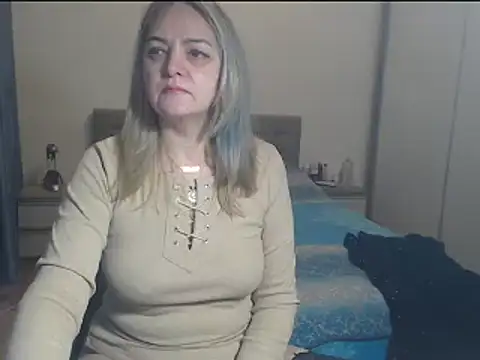 Snapshot of MatureDiana chatting on 17, 1, 2025 MatureDiana online show from 17, 1, 2025