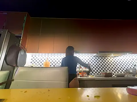 sluttyazncouple online show from 14, 12, 2025