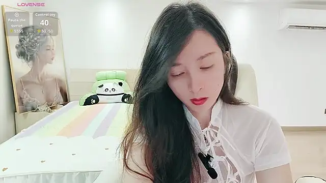 Snapshot of Dazzlebean chatting on 13, 9, 2025 Dazzlebean online show from 13, 9, 2025