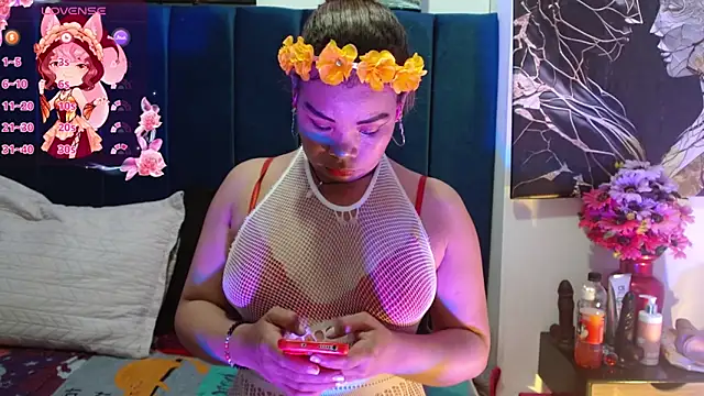 Mariana star1 online show from 6, 11, 2025