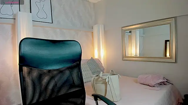 Lucia Brown  online show from 12, 11, 2025