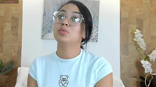 Lucia Brown  online show from 3, 6, 2026