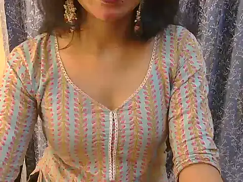 Cute Pihu01 online show from 20, 12, 2025