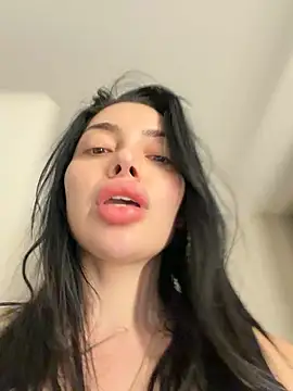 Mia Splash online show from 5, 5, 2026
