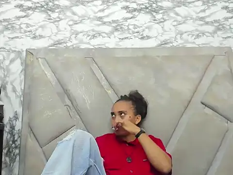 ElizaAndQuisha online show from 4, 10, 2025