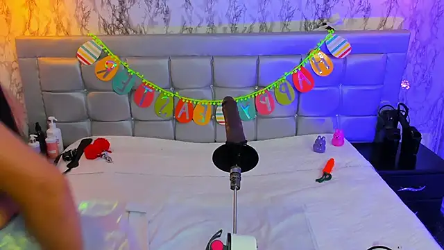 Snapshot of MELODYY_SWEET chatting on 5, 4, 2026 MELODYY SWEET online show from 5, 4, 2026