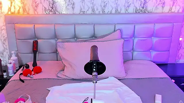 Snapshot of MELODYY_SWEET chatting on 12, 4, 2026 MELODYY SWEET online show from 12, 4, 2026