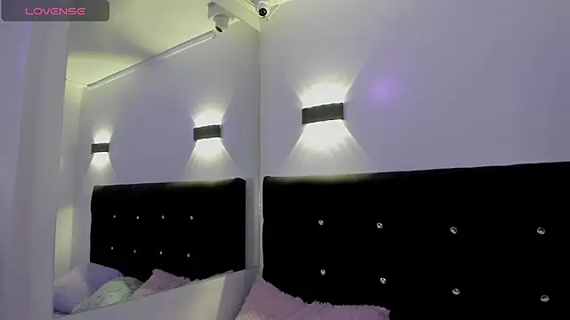 Anniie  Evans online show from 25, 9, 2025