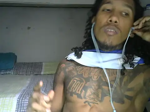 Snapshot of LaurentBrown chatting on 29, 10, 2025 LaurentBrown online show from 29, 10, 2025