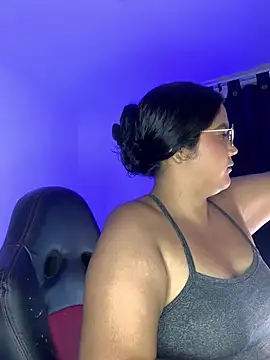 Snapshot of Leah_yuah_ chatting on 24, 2, 2025 Leah yuah online show from 24, 2, 2025