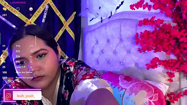 Snapshot of Leah_yuah_ chatting on 18, 10, 2025 Leah yuah online show from 18, 10, 2025