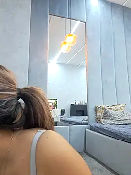 Bella Posh online show from 12, 10, 2025