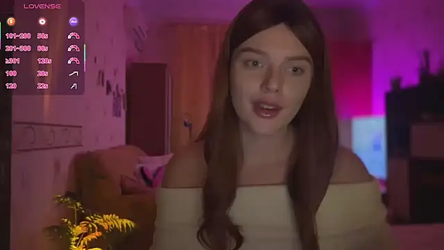 CherryRed Girl online show from 4, 11, 2025