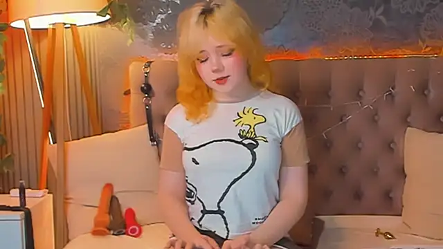 EmilyAngells online show from 28, 4, 2026