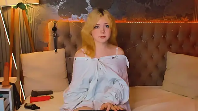 EmilyAngells online show from 7, 5, 2026