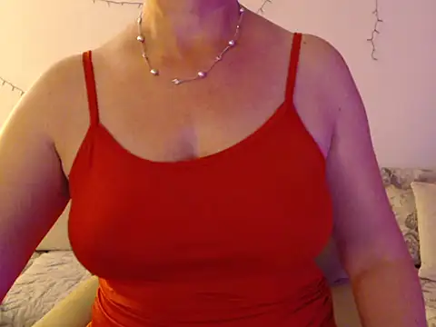Snapshot of YourfantasyGiuly chatting on 2, 6, 2026 YourfantasyGiuly online show from 2, 6, 2026
