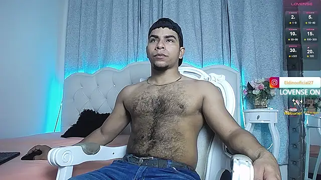 Snapshot of Javier_Hot27 chatting on 5, 3, 2025 Javier Hot27 online show from 5, 3, 2025