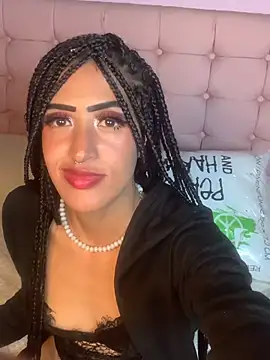 Snapshot of MichelleDiaz_Pink chatting on 4, 3, 2025 MichelleDiaz Pink online show from 4, 3, 2025