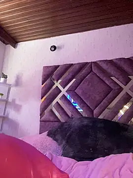 Snapshot of MichelleDiaz_Pink chatting on 13, 10, 2025 MichelleDiaz Pink online show from 13, 10, 2025