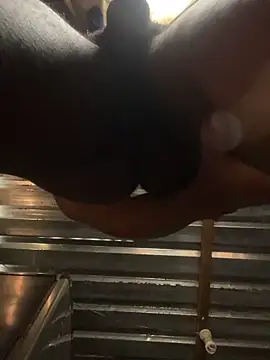 Snapshot of BttmGuy01 chatting on 18, 10, 2025 BttmGuy01 online show from 18, 10, 2025