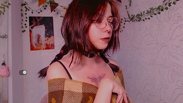 Snapshot of _miraclecattt_ chatting on 4, 10, 2025 miraclecattt online show from 4, 10, 2025