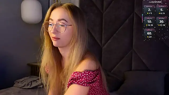 VictoriaLights online show from 5, 12, 2025