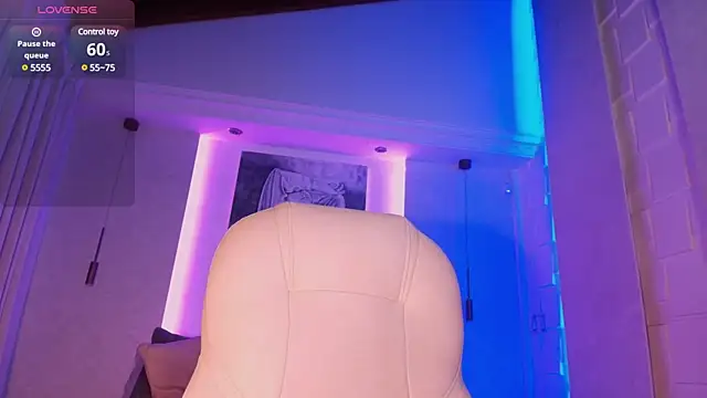 hannah thomson  online show from 22, 2, 2025