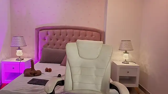ChloeMoon9 online show from 14, 6, 2026