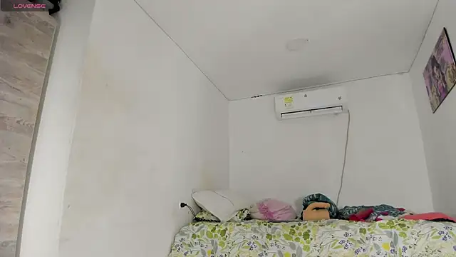 flor herrera01 online show from 19, 9, 2025