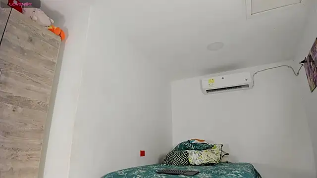 flor herrera01 online show from 22, 12, 2025