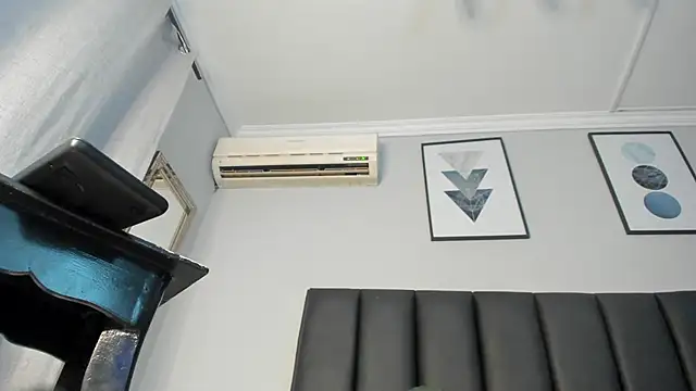 CHANELL 11INCHES online show from 16, 3, 2025