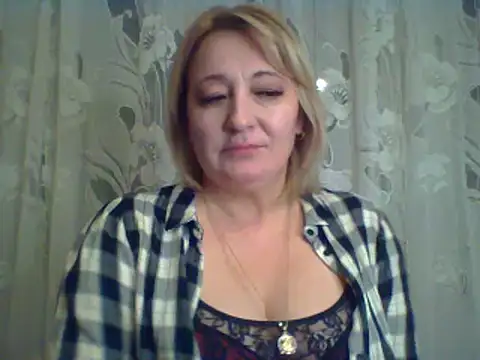 Snapshot of ArielXLoveresss chatting on 24, 2, 2025 ArielXLoveresss online show from 24, 2, 2025