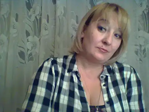 Snapshot of ArielXLoveresss chatting on 5, 3, 2025 ArielXLoveresss online show from 5, 3, 2025