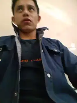 Snapshot of cachondo93 chatting on 13, 3, 2025 cachondo93 online show from 13, 3, 2025