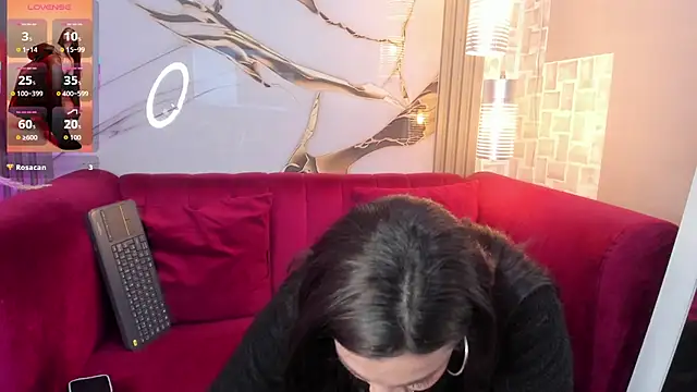 Bella williamss  online show from 6, 11, 2025