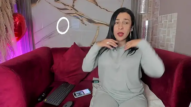 Bella williamss  online show from 27, 11, 2025