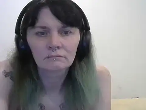 Hotmodel1984 online show from 8, 4, 2026