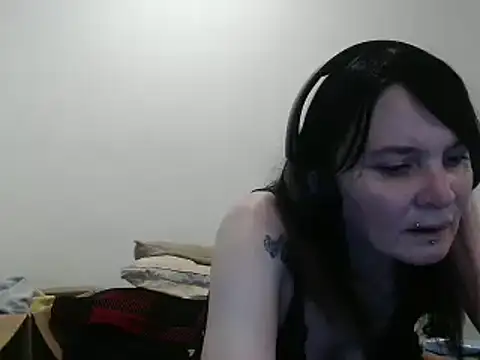 Hotmodel1984 online show from 5, 5, 2026