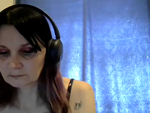 Hotmodel1984 online show from 10, 5, 2026