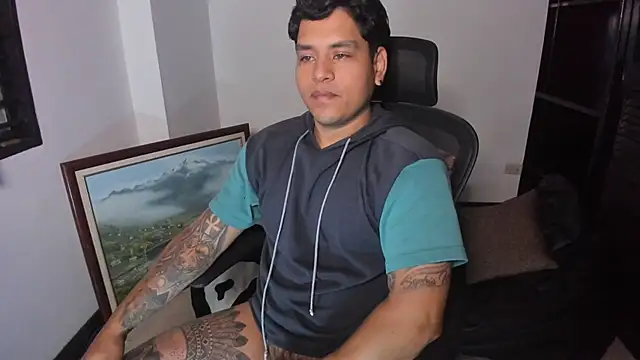 Snapshot of maxflurry_ chatting on 12, 9, 2025 maxflurry online show from 12, 9, 2025