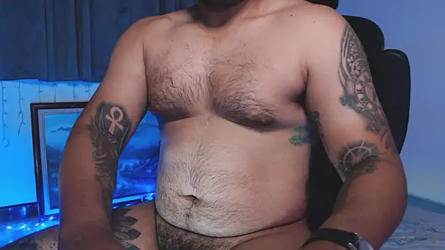 Snapshot of maxflurry_ chatting on 4, 4, 2026 maxflurry online show from 4, 4, 2026