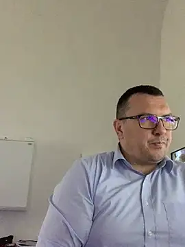 Snapshot of Mike8523 chatting on 24, 2, 2026 Mike8523 online show from 24, 2, 2026