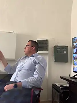 Snapshot of Mike8523 chatting on 20, 3, 2026 Mike8523 online show from 20, 3, 2026